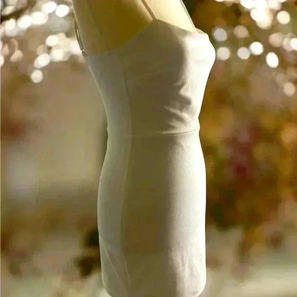 Gorgeous dress for date night! - Picture 8 of 9